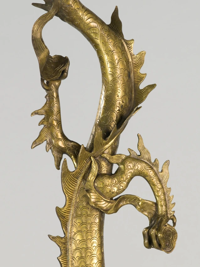 Anonyme - Torchère en forme de dragon portant une lampe à pétrole