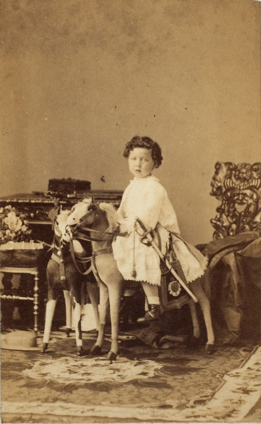 André Adolphe Eugène Disdéri - Portrait du Prince impérial enfant, sur un cheval...