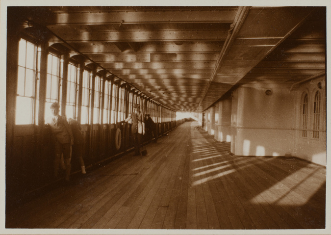 Anonyme - Vue d'un pont à bord du vapeur "Savoy"