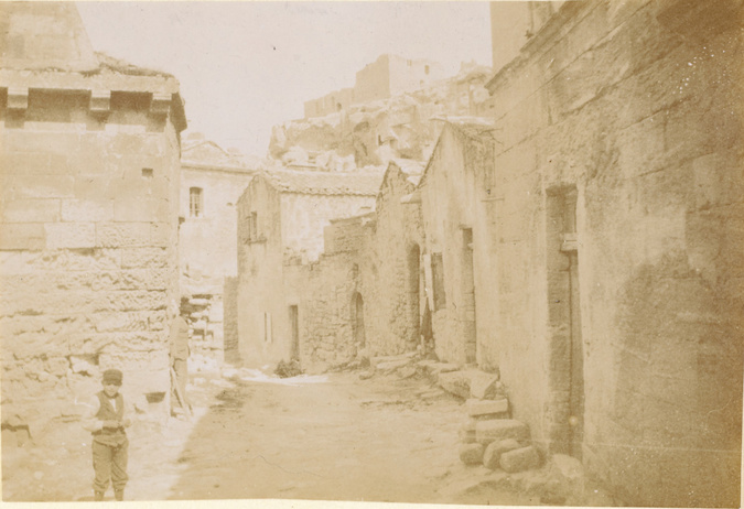 Auguste Delaherche - Les Baux, village, rue et maisons
