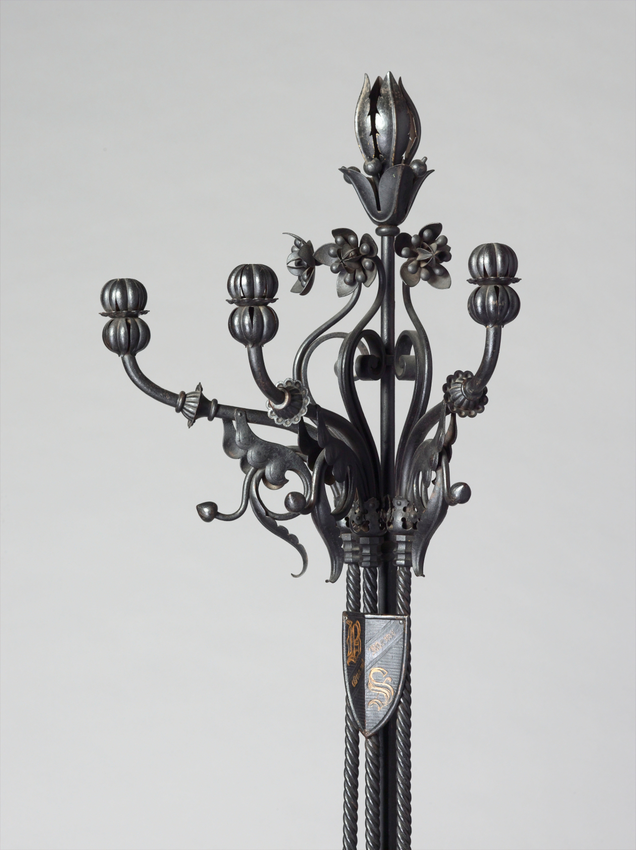 Anonyme - Portemanteau porte-parapluie aux initiales et à la devise de Sarah Ber...