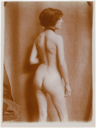 François-Rupert Carabin - Femme nue debout de dos, visage de profil, vue jusqu'a...