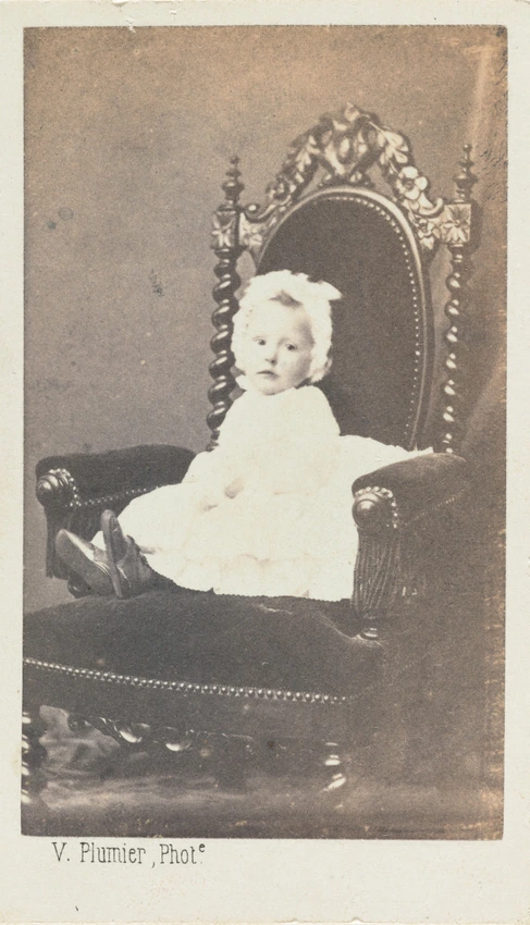 Victor Plumier - Un enfant assis