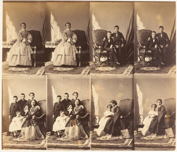 André Adolphe Eugène Disdéri - Mme. Martinoff et enfants en huit poses