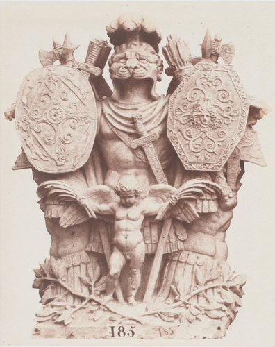 Édouard Baldus - "Attributs de la Guerre", sculpture de Louis Léopold Chambard, ...