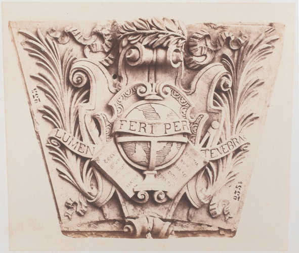 Édouard Baldus - Clé d'arcades, de Désiré Hayon, décor du palais du Louvre, Pari...