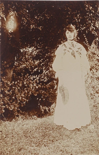 Jenny Girard de Vasson - Femme aux feuilles, environs d'Issoudun