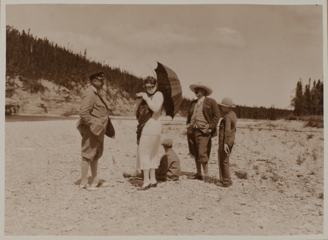 Anonyme - Anticosti, Georges, Simone, Hubert et Jean Menier et Charles Donahue à...
