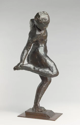 Danseuse regardant la plante de son pied droit - Edgar Degas