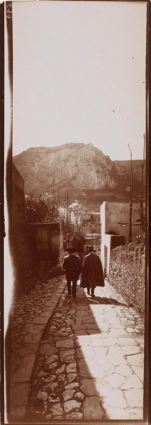 Constant Puyo - Italie, deux carabiniers marchant sur un chemin