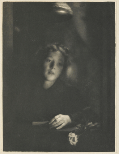 Clarence Hudson White - Girl with Rose
