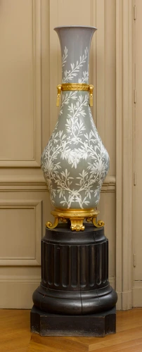 Manufacture de Sèvres - Vases balustres pour torchères (paire)