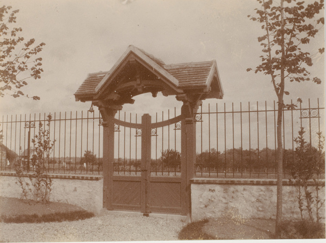 Portail de jardin avec grille