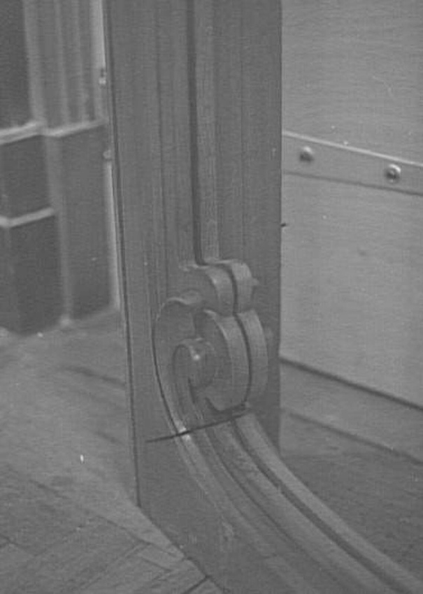 Victor Horta - Table