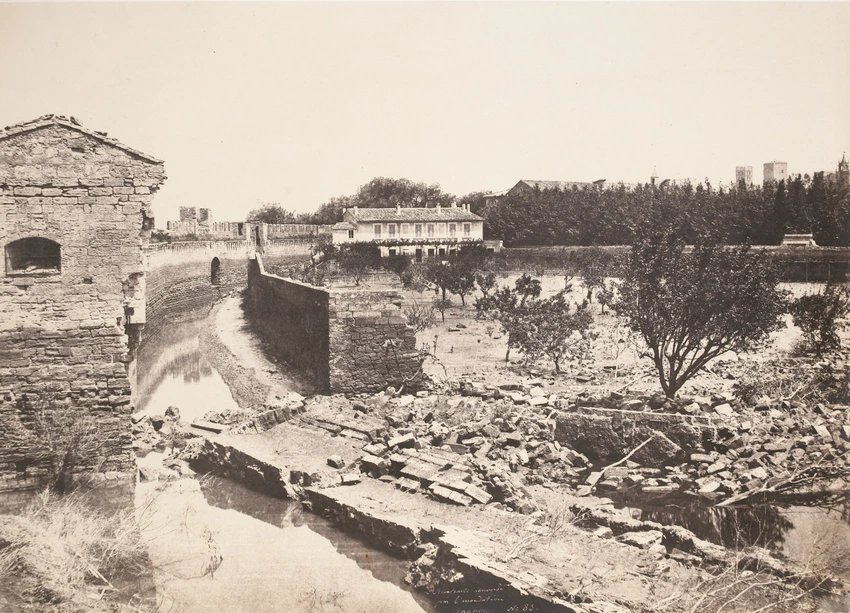 Les Remparts d'Avignon après la crue du Rhône de 1856 - Edouard Baldus