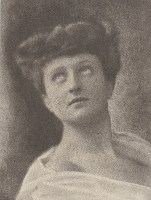 André Hachette - Tête de jeune femme les yeux au ciel