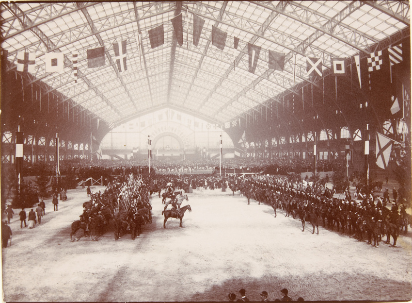 Henri Lemoine - Dans la Galerie des Machines, revue militaire, Exposition univer...