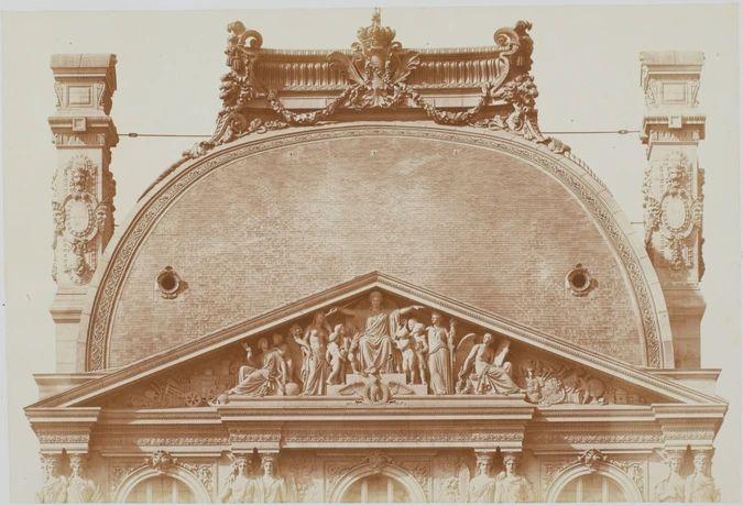 Edouard Baldus - La Toiture et l'Attique du pavillon Richelieu, palais du Louvre...