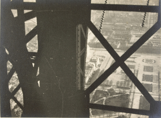 René Clair - Photogramme extrait de "La Tour", court-métrage de René Clair, 1928