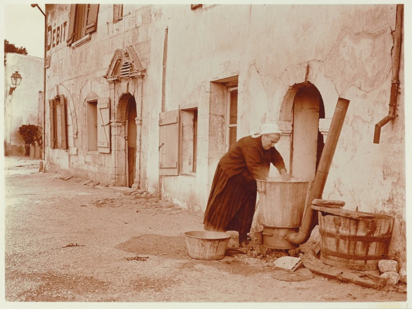 Charles Augustin Lhermitte - La Rochelle, femme à la lessiveuse
