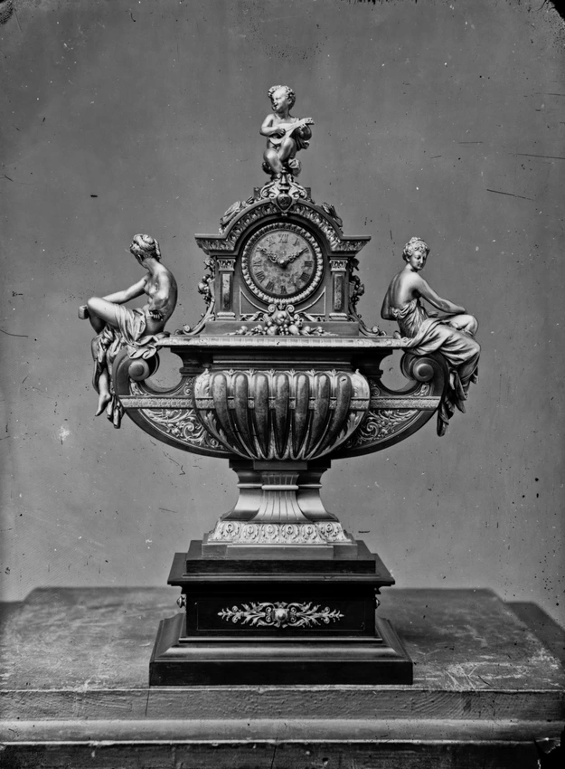 Pendule de style Louis XVI - Anonyme