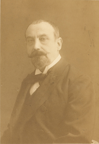 Feminal - Portrait de Léon Comerre