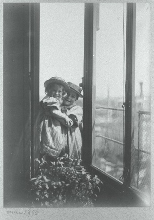 Gabriel Loppé - Zozo et sa soeur Gabrielle, Paris Mai 1894