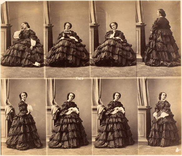 André Adolphe Eugène Disdéri - Mme Bernini en huit poses, trois assise et cinq e...
