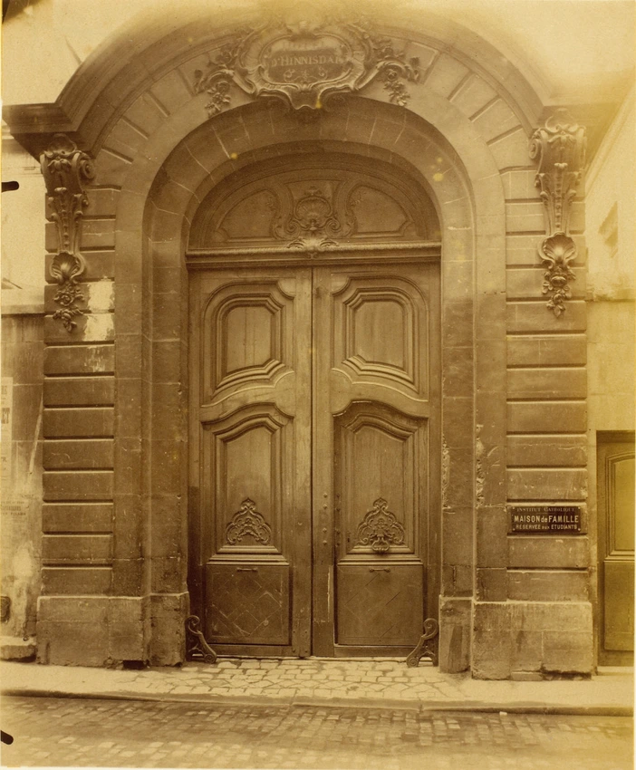 Eugène Atget - Hôtel d'Hinnisdal, 24 rue Cassette (portail)
