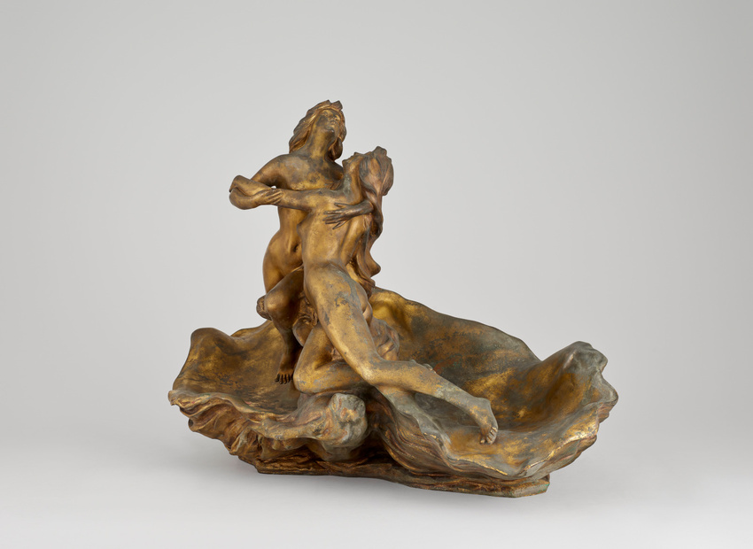 Raoul Larche - Deux femmes enlacées, vasque