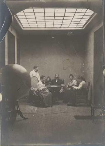 Anonyme - Groupe de six personnes, dont Pascal Dagnan-Bouveret et sa femme Anne-...
