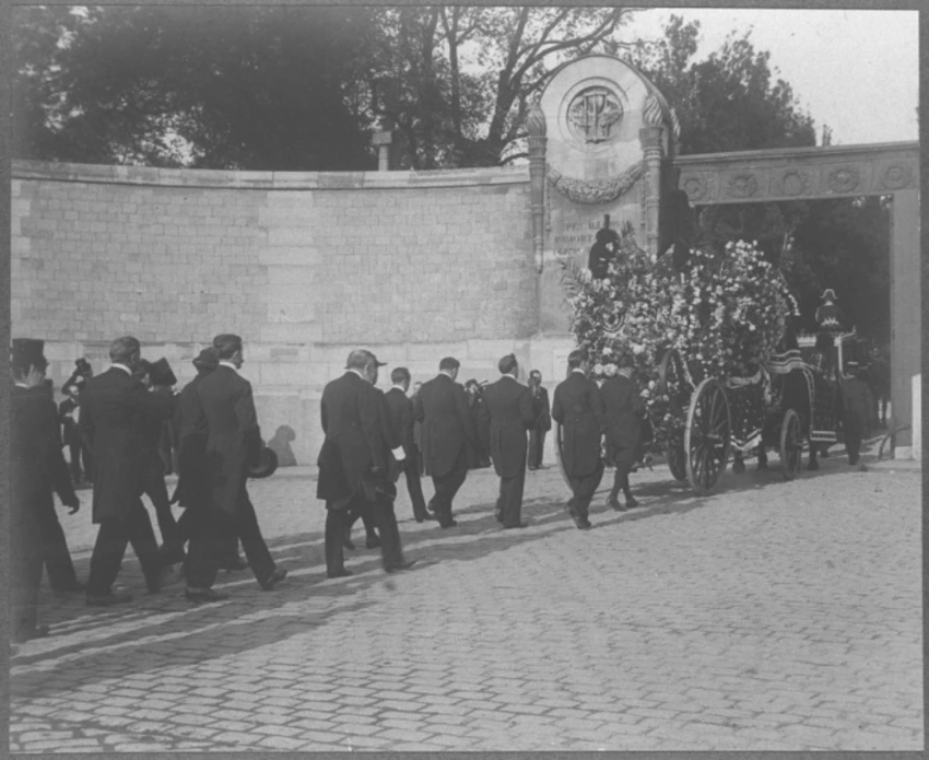 Anonyme - L'enterrement d'Henri Menier, l'arrivée au cimetière du Père Lachaise