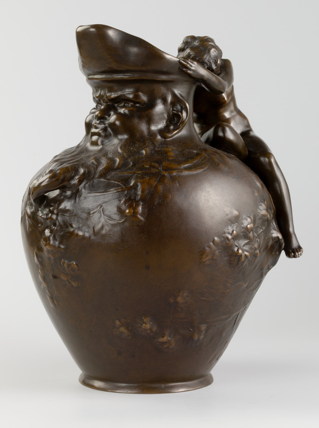 Auguste Ledru - Grande cruche à tête de vieillard, pleureuse et décor de houblon