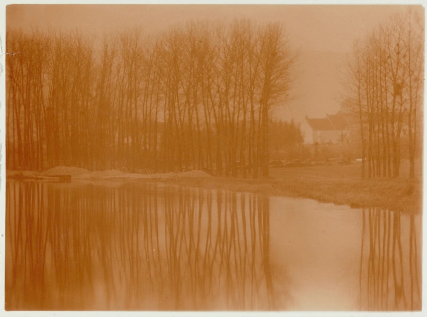 Charles Augustin Lhermitte - France, paysage fluvial, arbres se reflêtant dans u...