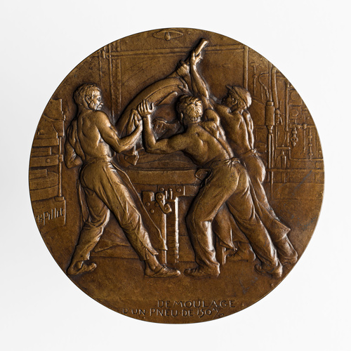 Charles Pillet - Démoulage d'un pneu de 150 mm