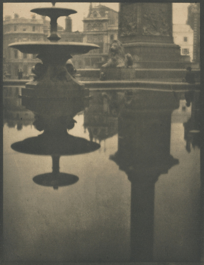 Alvin Langdon Coburn - Scènes de rue à Londres : fontaine