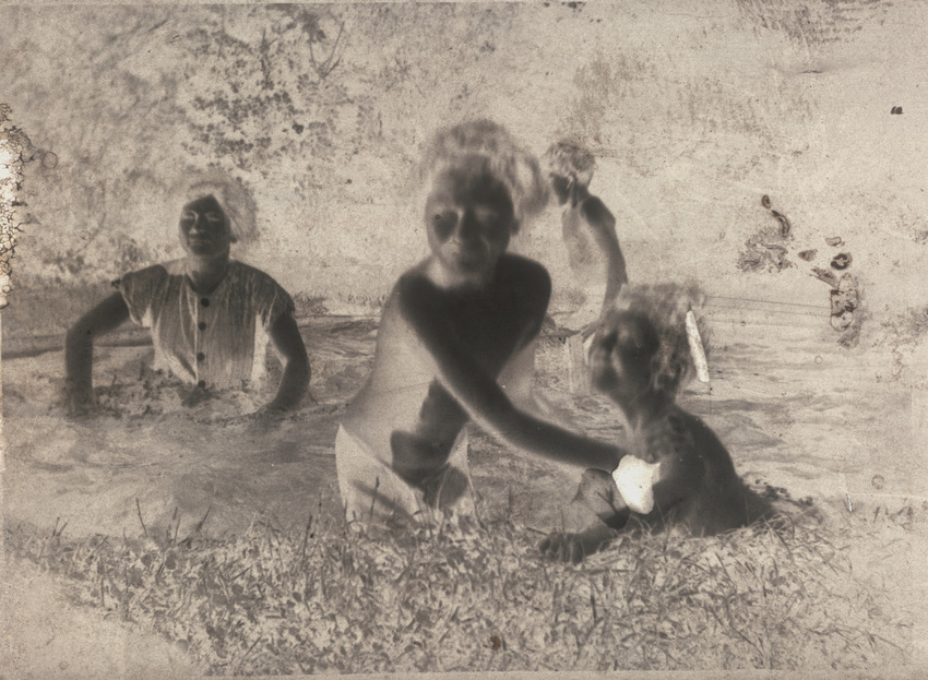 Pierre Bonnard - La Baignade : Vivette au premier plan à droite, et deux autres ...