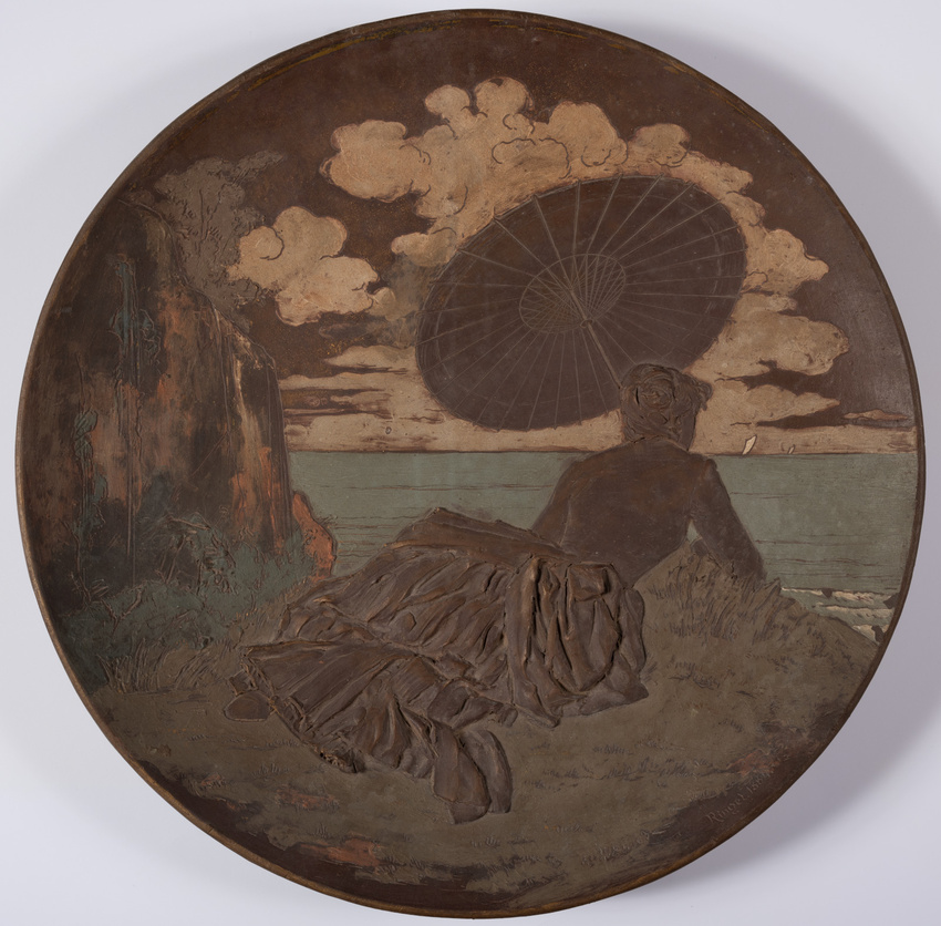Jean Désiré Ringel d'Illzach - Plat à décor de femme de dos regardant l'horizon
