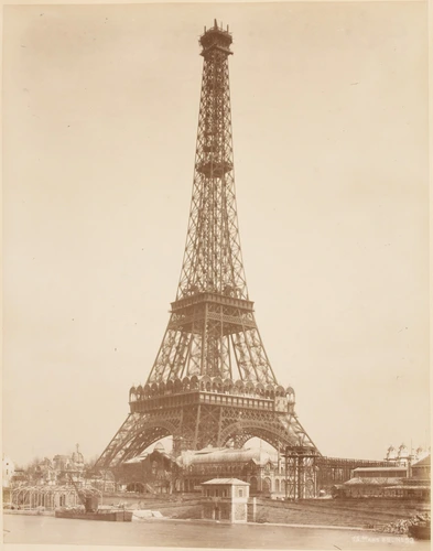 Louis-Emile Durandelle - La Tour Eiffel jusqu'au 3e étage et le début du lantern...