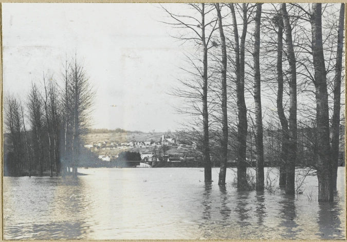 Charles Augustin Lhermitte - France, inondation, la crue d'un cours d'eau
