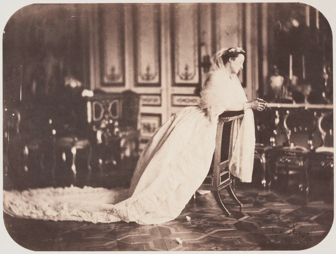 Gustave Le Gray - L'Impératrice agenouillée sur un prie-Dieu