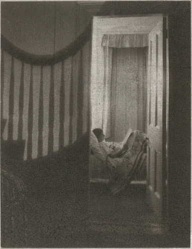 Clarence Hudson White - Jeune fille couchée dans sa chambre