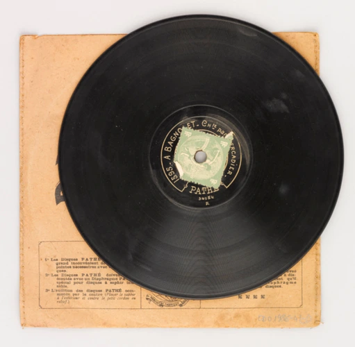 Pathé - Disque de phonographe, Pathé 78 tours 34154, "A Bagnolet", et "Selon la ...