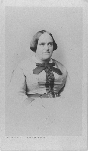Charles Reutlinger - Portrait en buste d'une femme