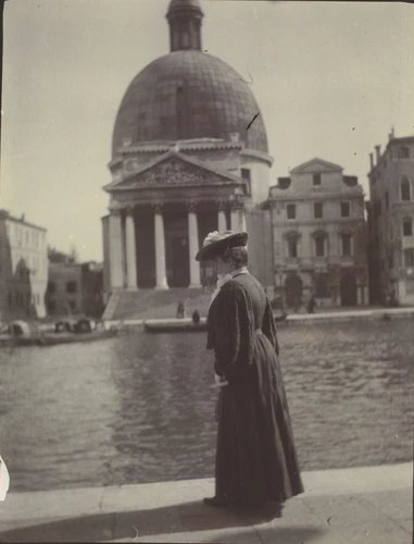 Venise, Alice Lalique au bord du Grand Canal - René Lalique