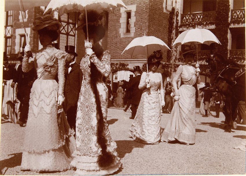 Henri Lemoine - Champs de courses, femmes aux ombrelles