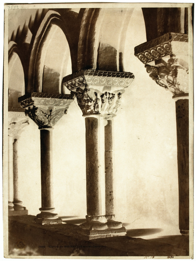 Gustave Le Gray - Moissac (Tarn-et-Garonne) - Détail d'une travée du cloître, ég...