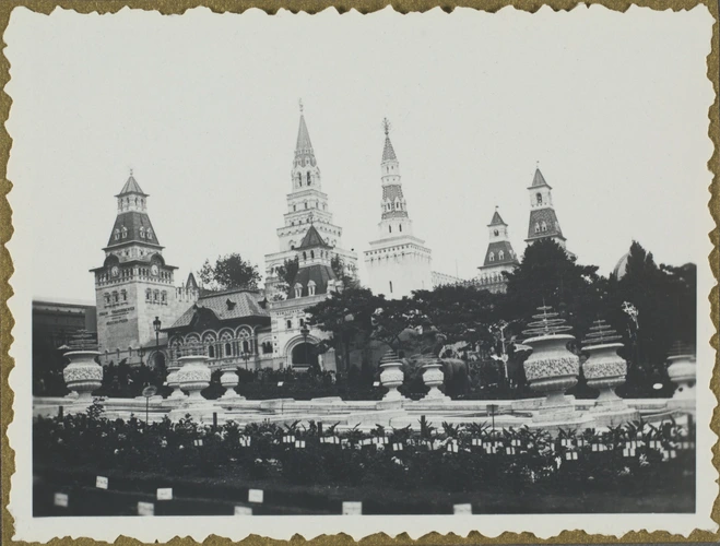Anonyme - Palais de l'alcool Russe