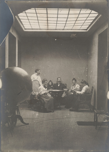 Anonyme - Groupe de six personnes, dont Pascal Dagnan-Bouveret et sa femme Anne-...