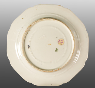 Edouard Vuillard - Assiette plate : Femme au corsage à rayures orange